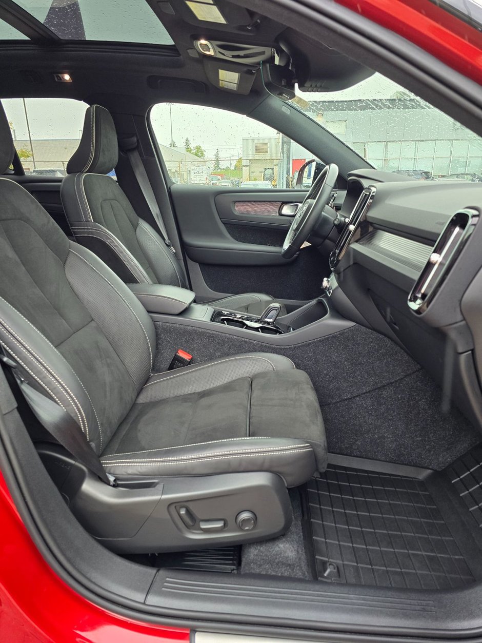 2021 Volvo XC40 R-DESIGN-23