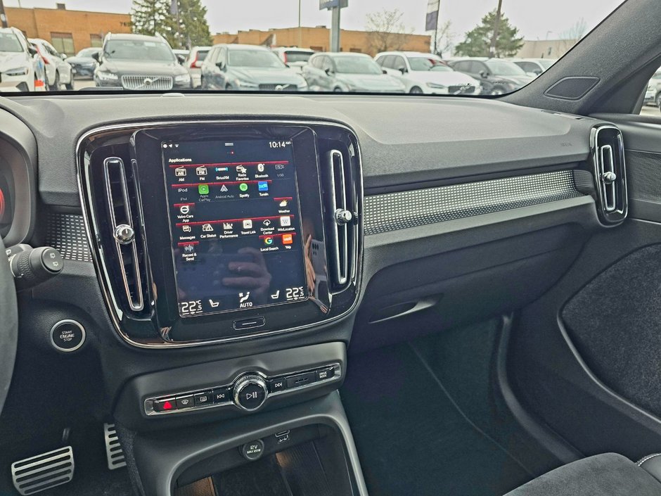 2022 Volvo XC40 R-DESIGN-27