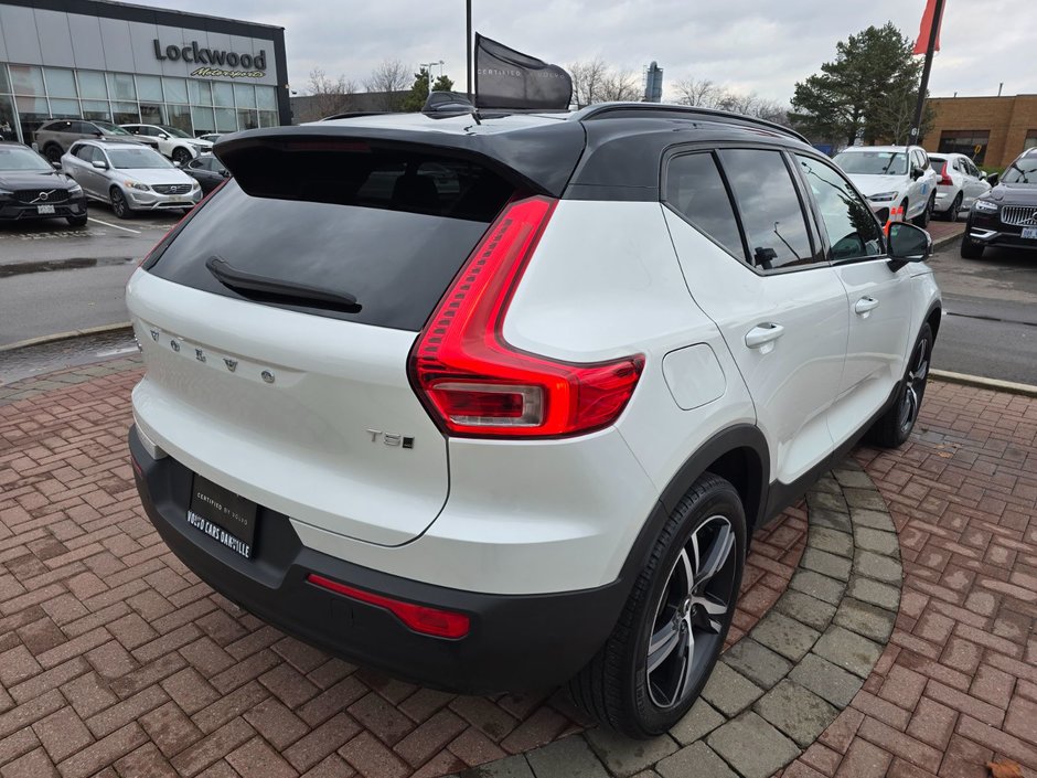 2022 Volvo XC40 R-DESIGN-13