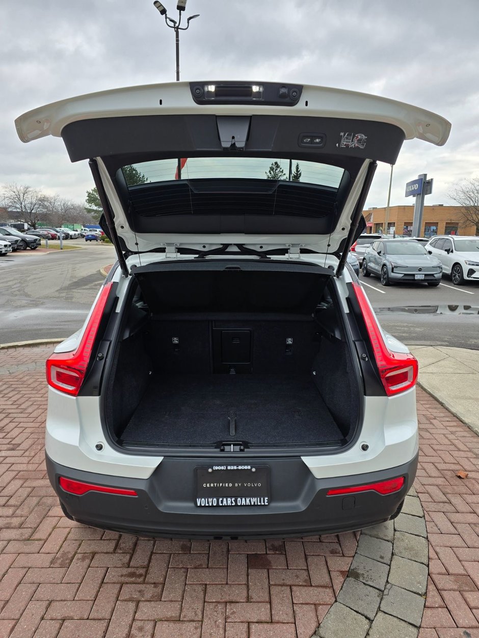 2022 Volvo XC40 R-DESIGN-15