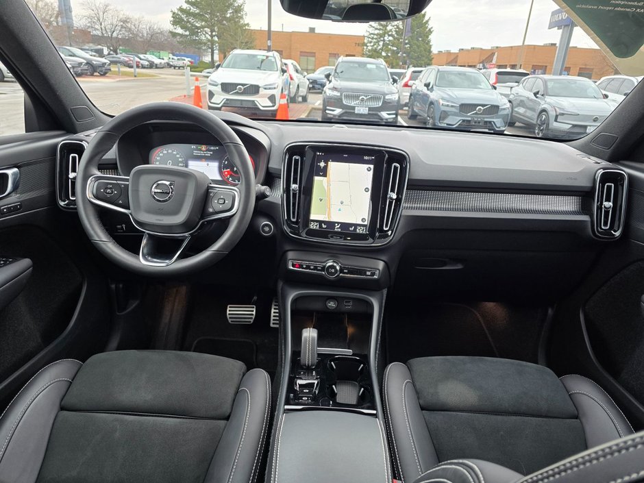 2022 Volvo XC40 R-DESIGN-4