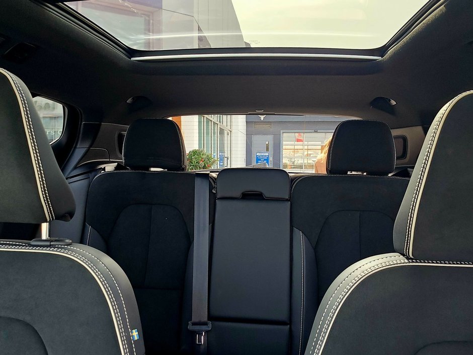 2022 Volvo XC40 R-DESIGN-8