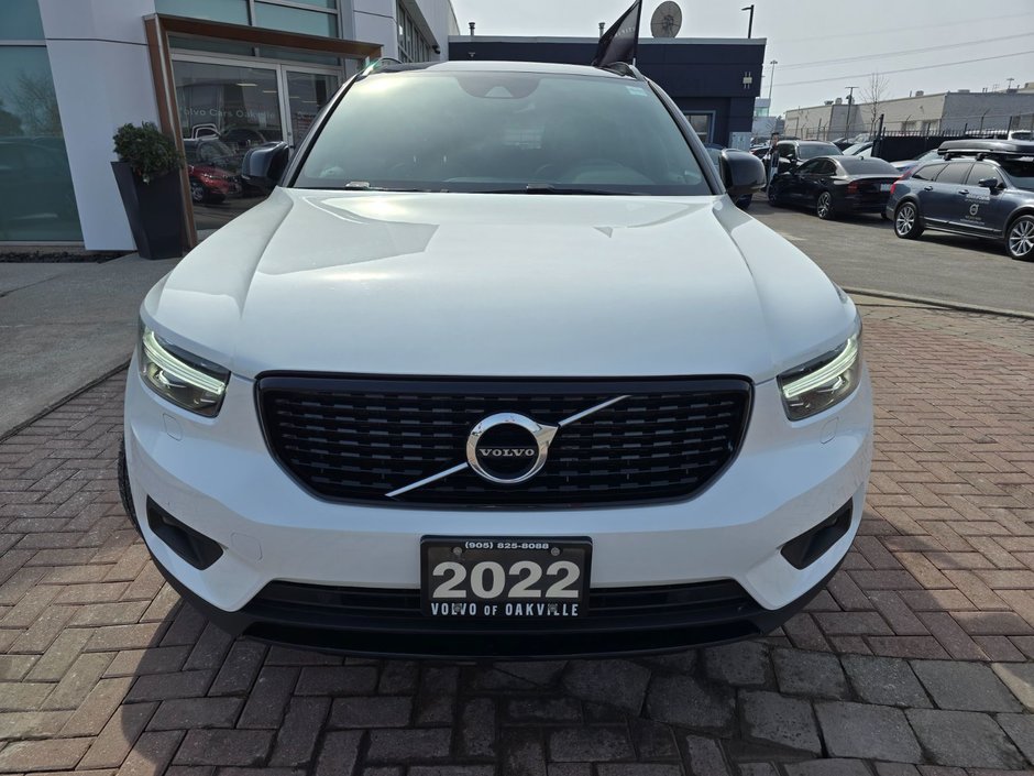2022 Volvo XC40 R-DESIGN-3