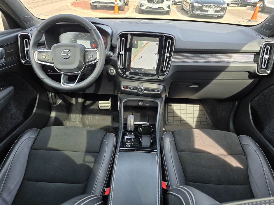 2022 Volvo XC40 R-DESIGN-4