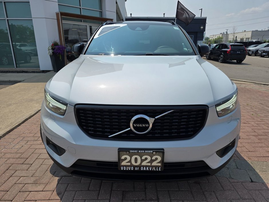 2022 Volvo XC40 R-DESIGN-3