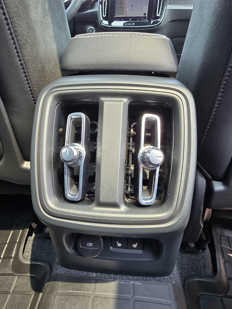 2022 Volvo XC40 R-DESIGN-20