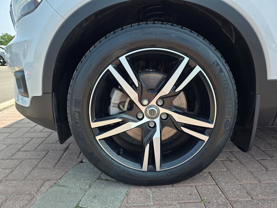 2022 Volvo XC40 R-DESIGN-7