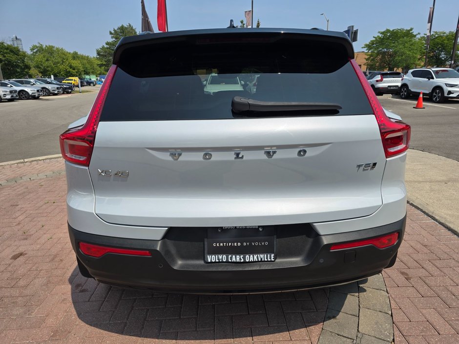 2022 Volvo XC40 R-DESIGN-13
