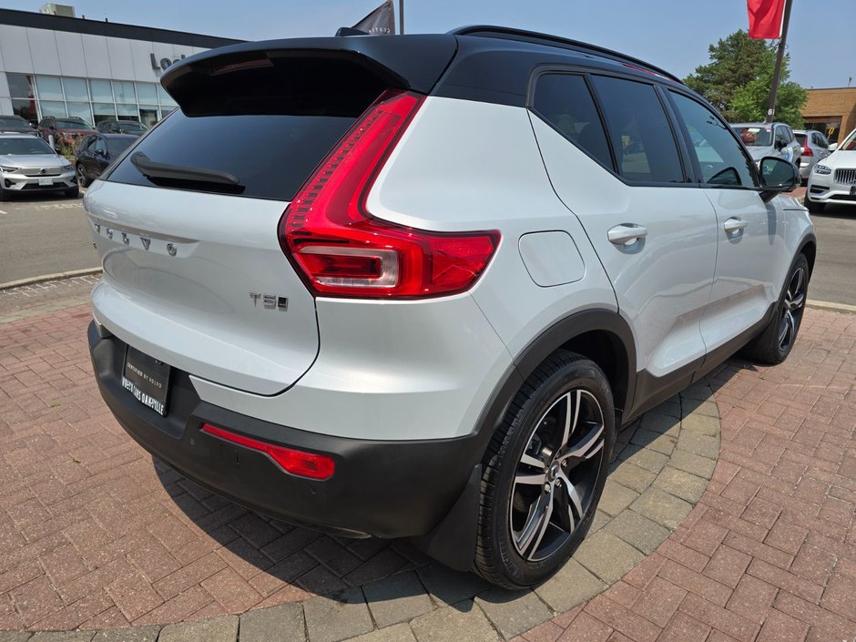 2022 Volvo XC40 R-DESIGN-14