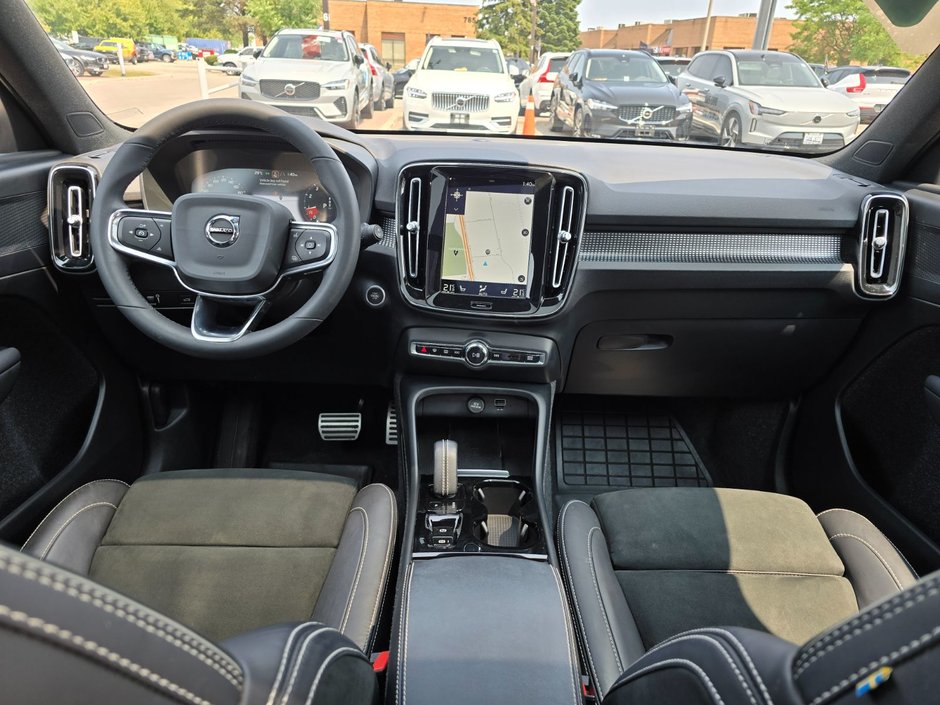 2022 Volvo XC40 R-DESIGN-4