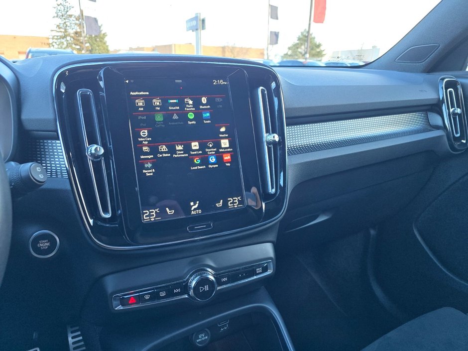 2022 Volvo XC40 R-DESIGN-29