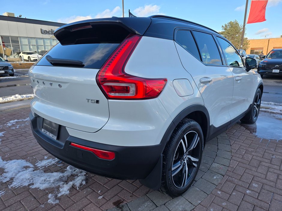 2022 Volvo XC40 R-DESIGN-14