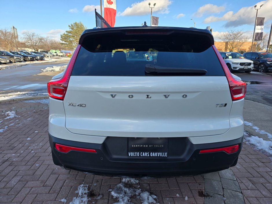 2022 Volvo XC40 R-DESIGN-13