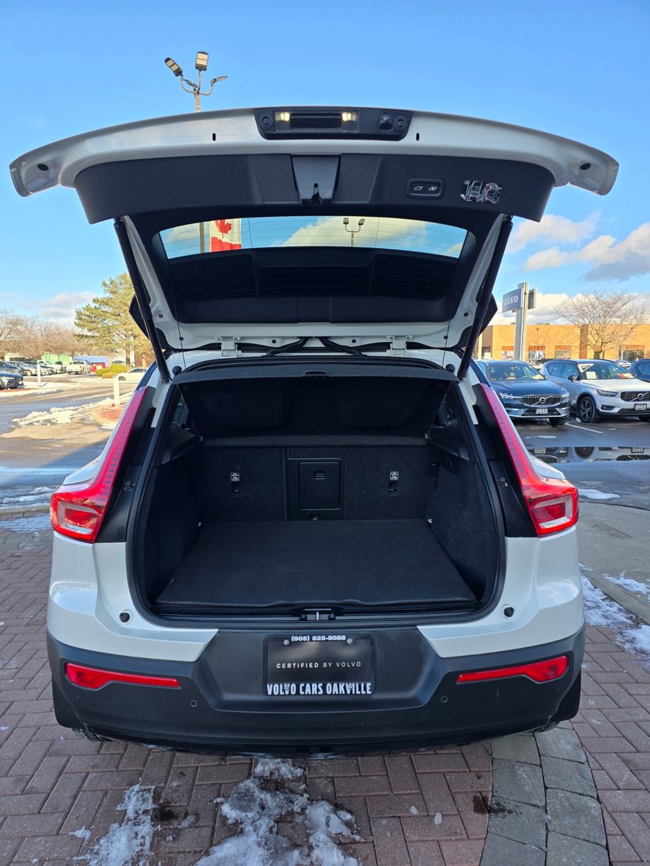 2022 Volvo XC40 R-DESIGN-15