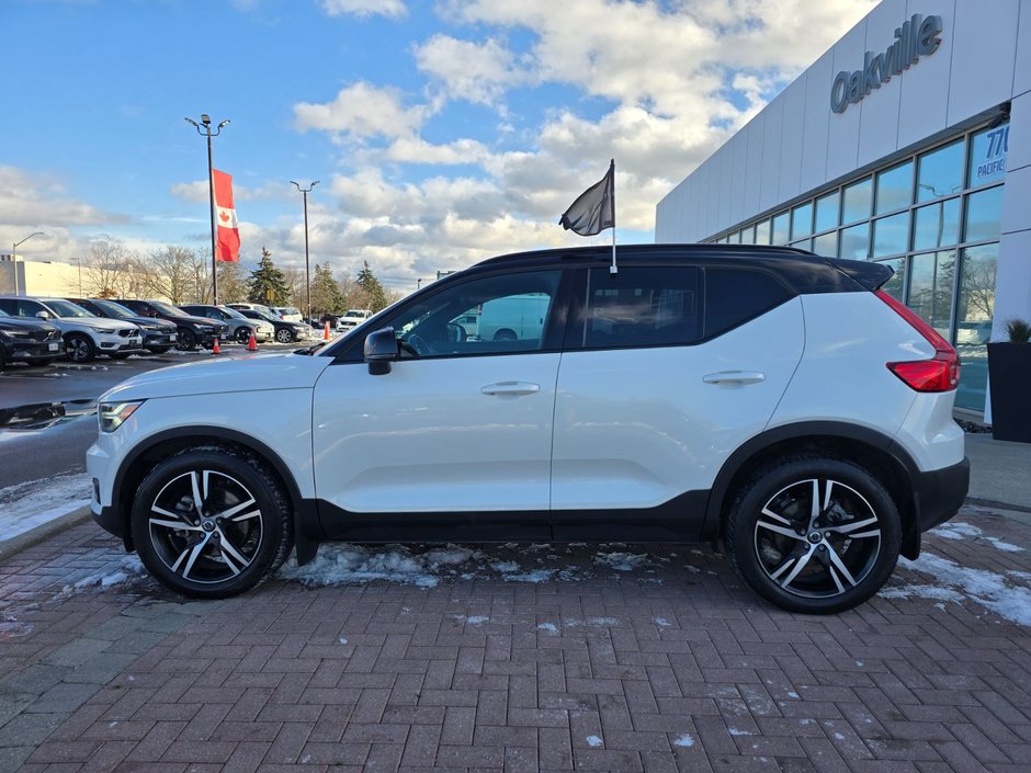 2022 Volvo XC40 R-DESIGN-9