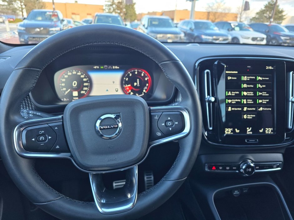 2022 Volvo XC40 R-DESIGN-28