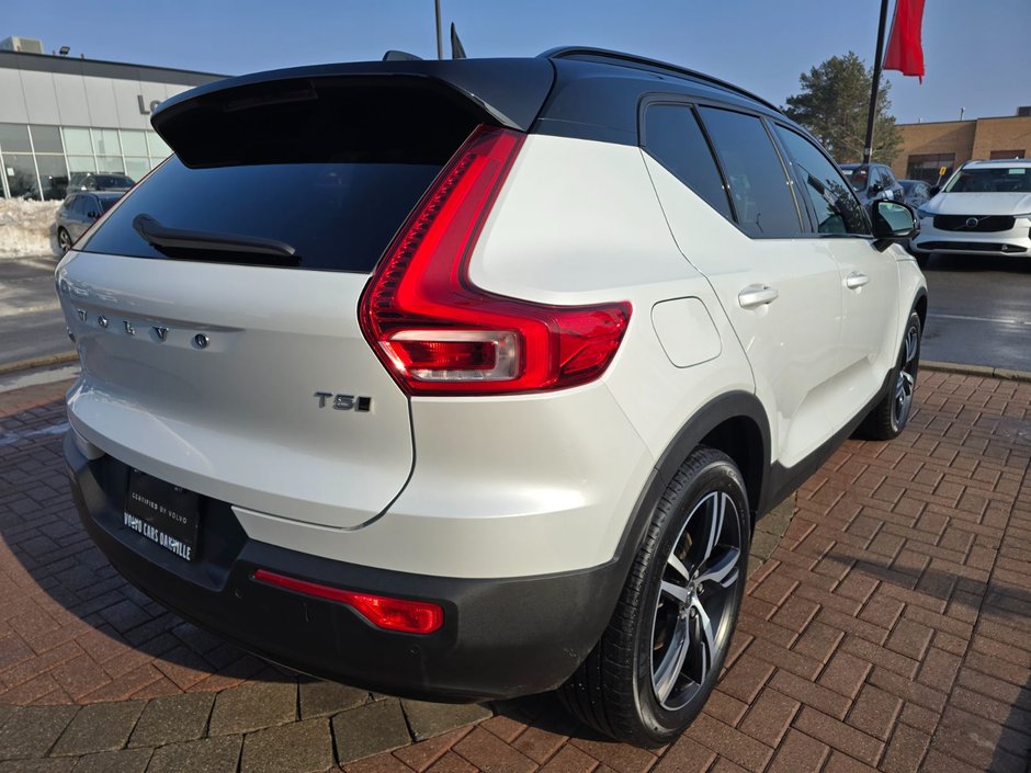 2022 Volvo XC40 R-DESIGN-14