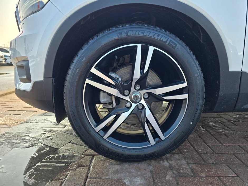 2022 Volvo XC40 R-DESIGN-7