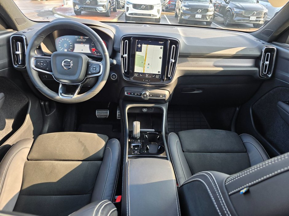 2022 Volvo XC40 R-DESIGN-4