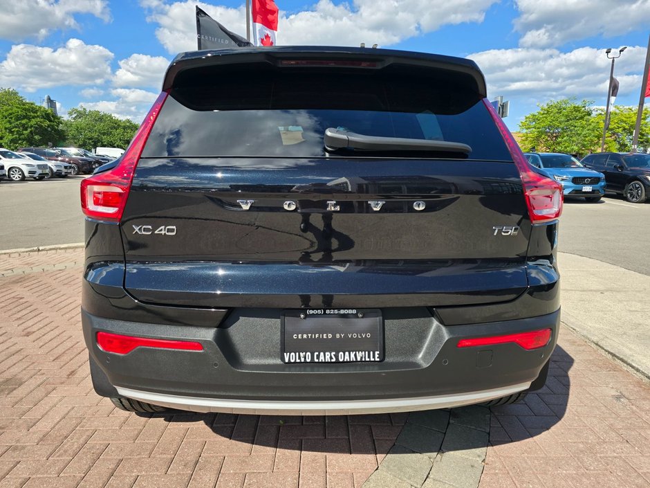 2022 Volvo XC40 MOMENTUM-13