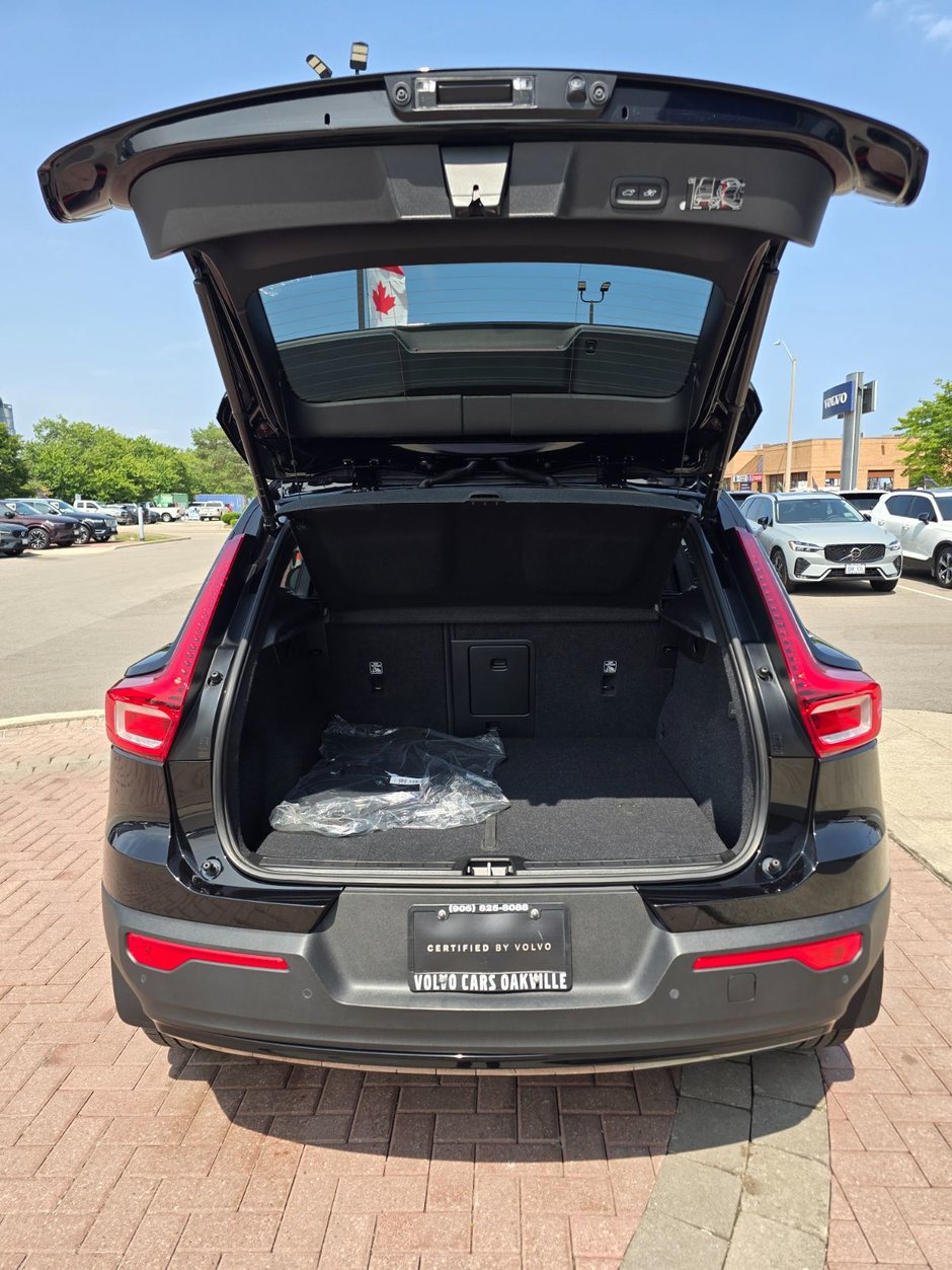2022 Volvo XC40 R-DESIGN-15