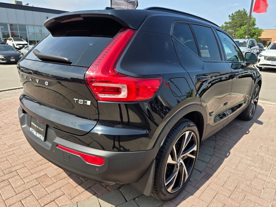 2022 Volvo XC40 R-DESIGN-14