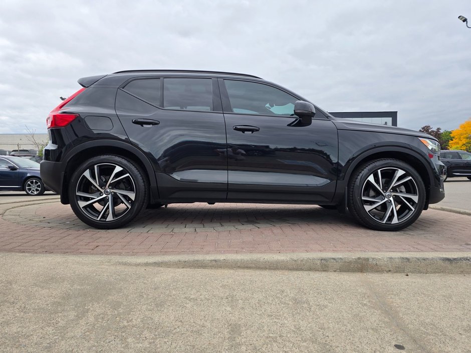 2022 Volvo XC40 R-DESIGN-15
