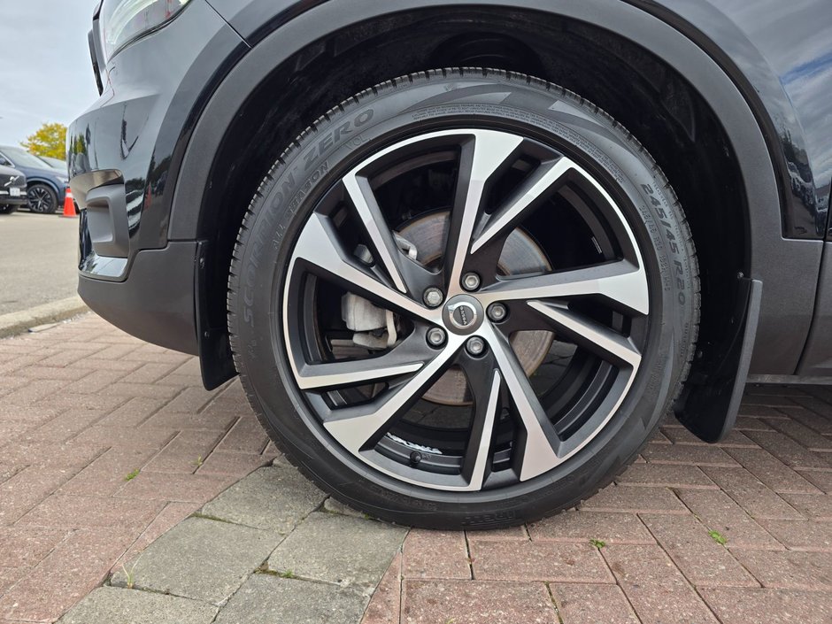 2022 Volvo XC40 R-DESIGN-7