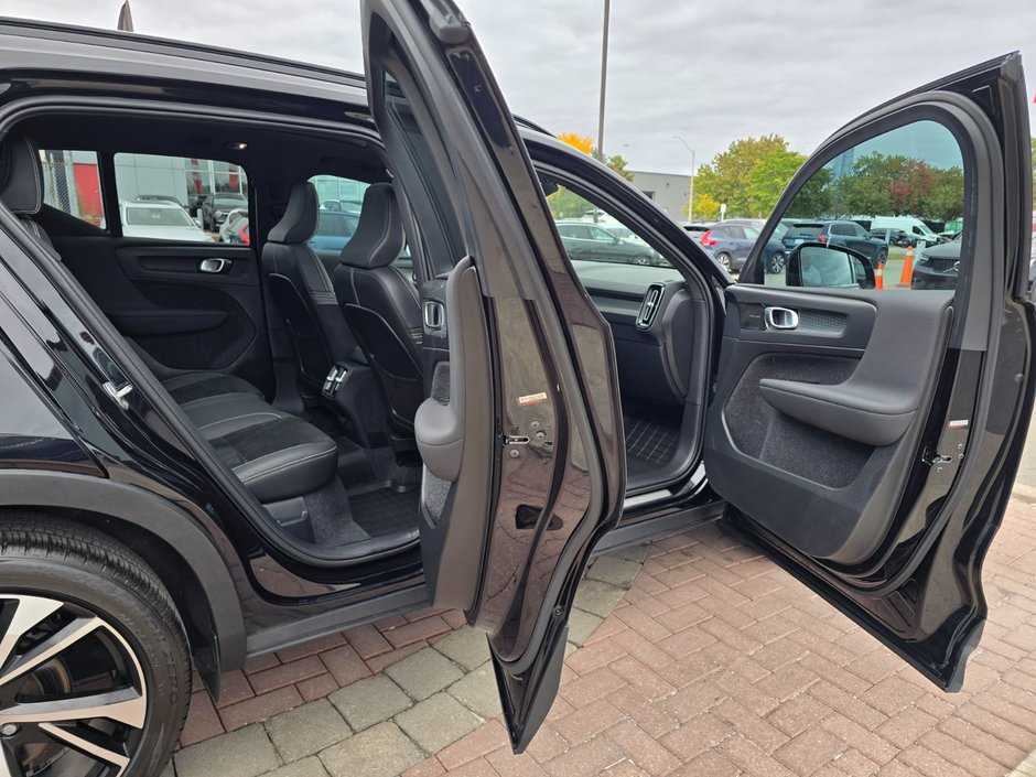2022 Volvo XC40 R-DESIGN-10