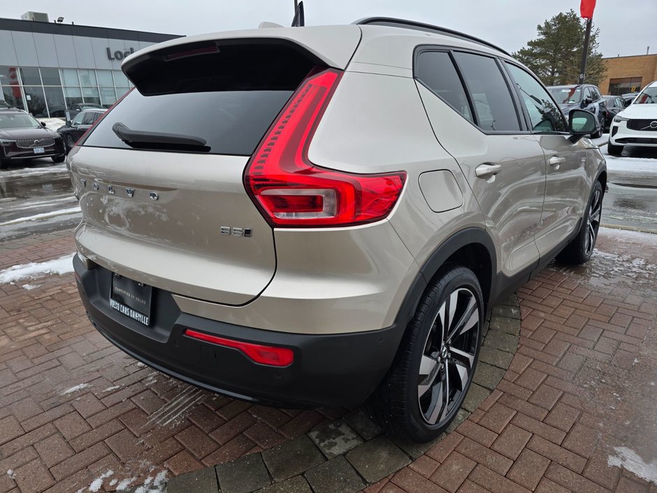 2023 Volvo XC40 ULTIMATE DARK THEME-14