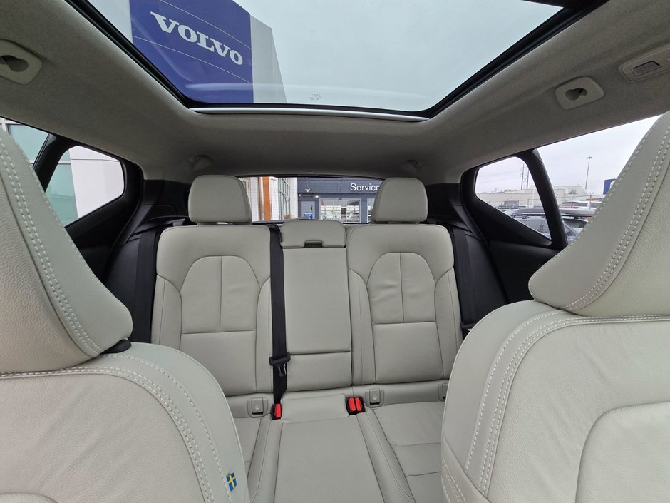 2023 Volvo XC40 ULTIMATE DARK THEME-8