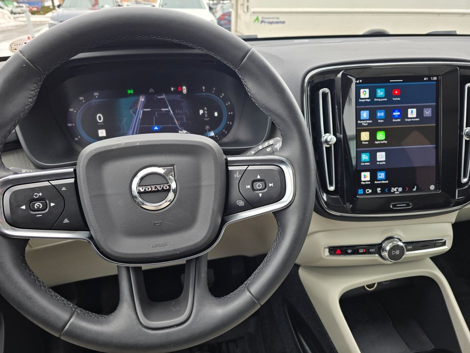 2023 Volvo XC40 ULTIMATE DARK THEME-27