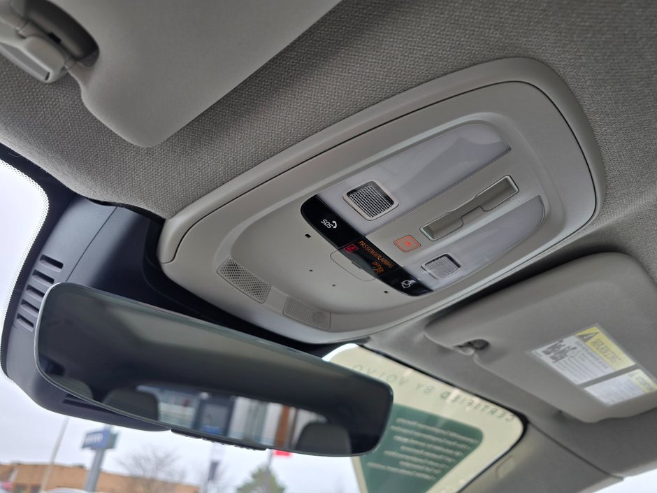 2023 Volvo XC40 ULTIMATE DARK THEME-25