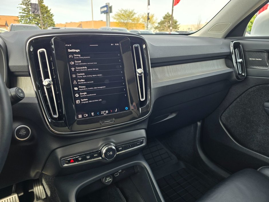 2023 Volvo XC40 PLUS BRIGHT THEME-28