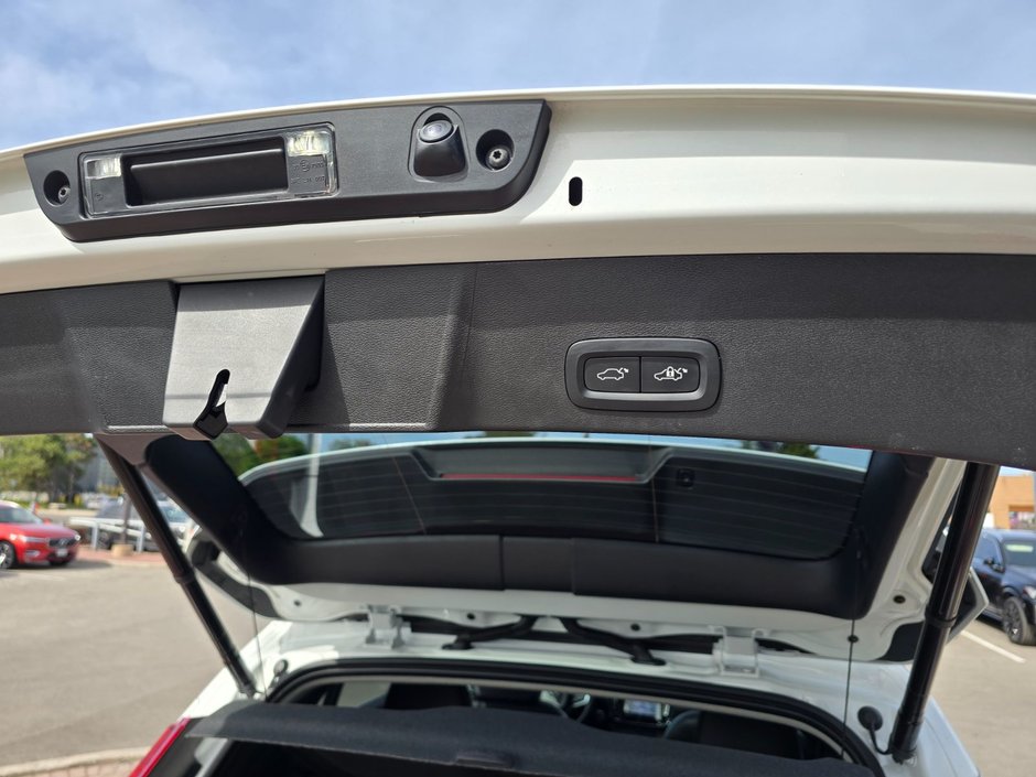 2023 Volvo XC40 PLUS BRIGHT THEME-16