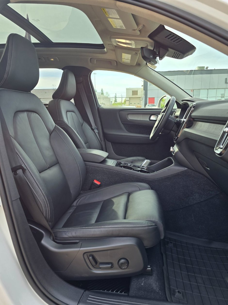 2023 Volvo XC40 PLUS BRIGHT THEME-23