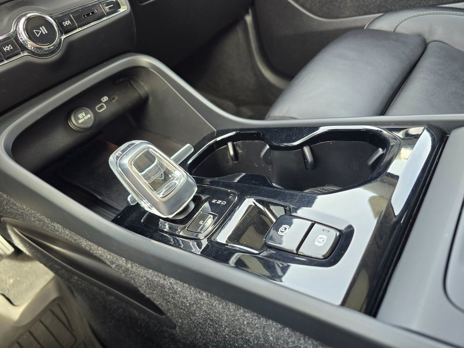 2023 Volvo XC40 PLUS BRIGHT THEME-29