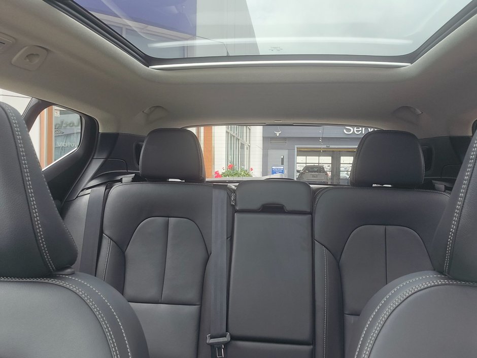 2024 Volvo XC40 PLUS BRIGHT THEME-8