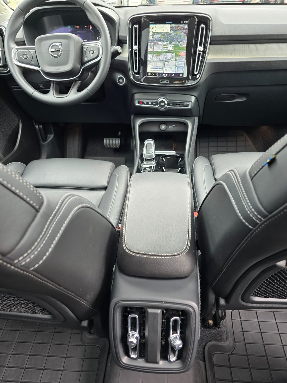 2024 Volvo XC40 PLUS BRIGHT THEME-21