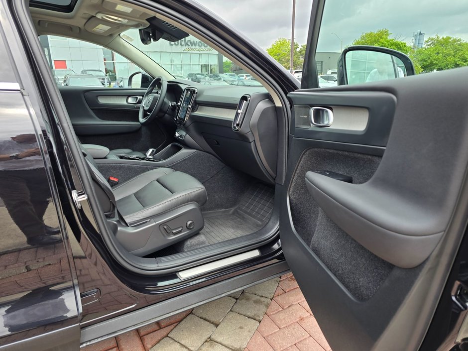 2024 Volvo XC40 PLUS BRIGHT THEME-22