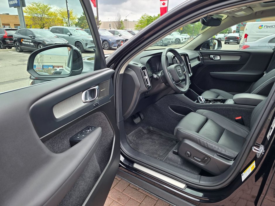 2024 Volvo XC40 PLUS BRIGHT THEME-12