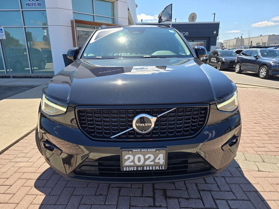 2024 Volvo XC40 PLUS DARK THEME-3