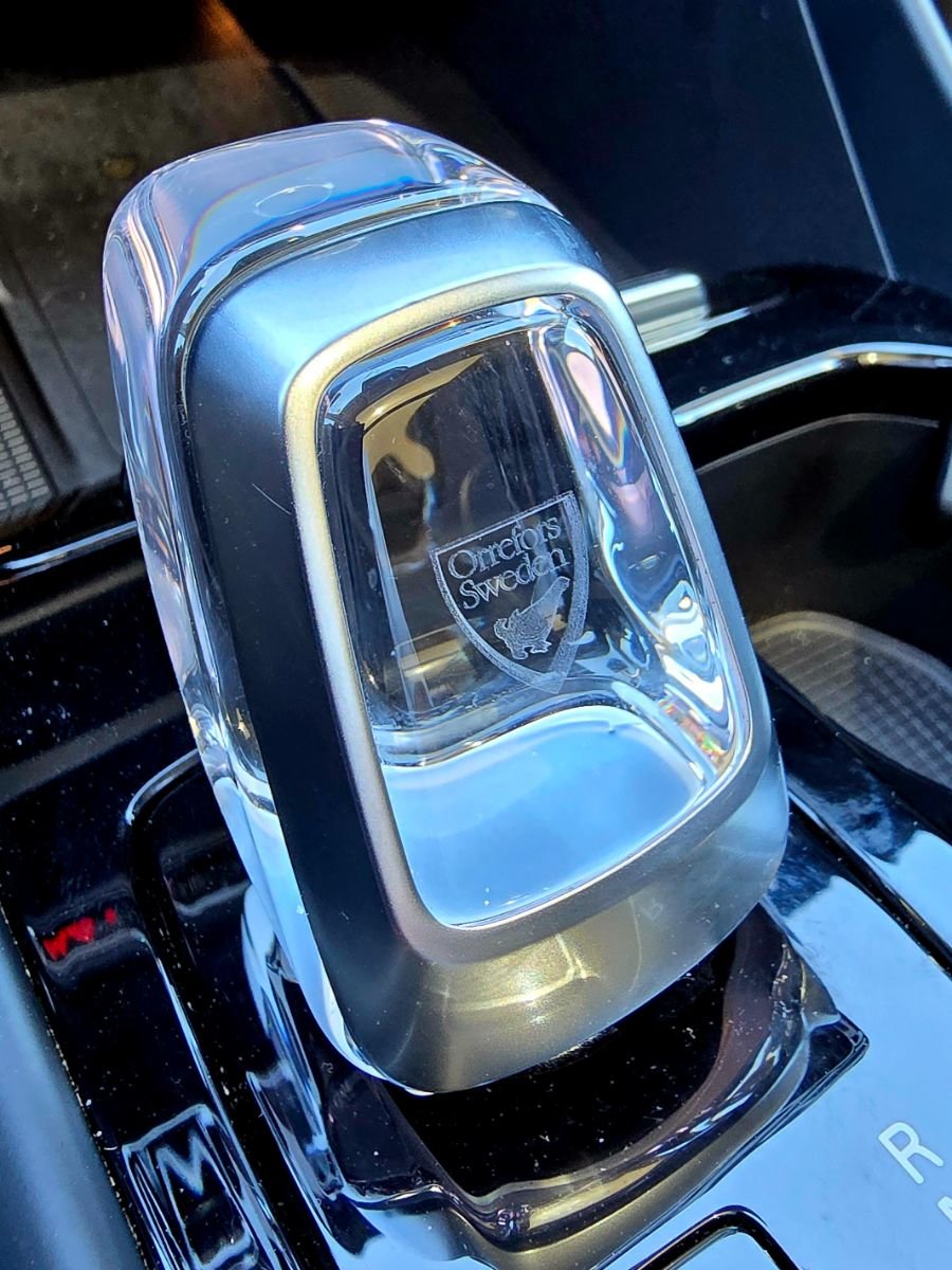 2024 Volvo XC40 PLUS DARK THEME-30