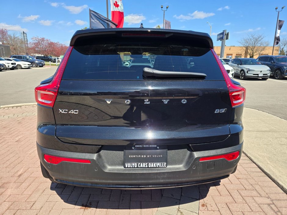 2024 Volvo XC40 PLUS DARK THEME-13