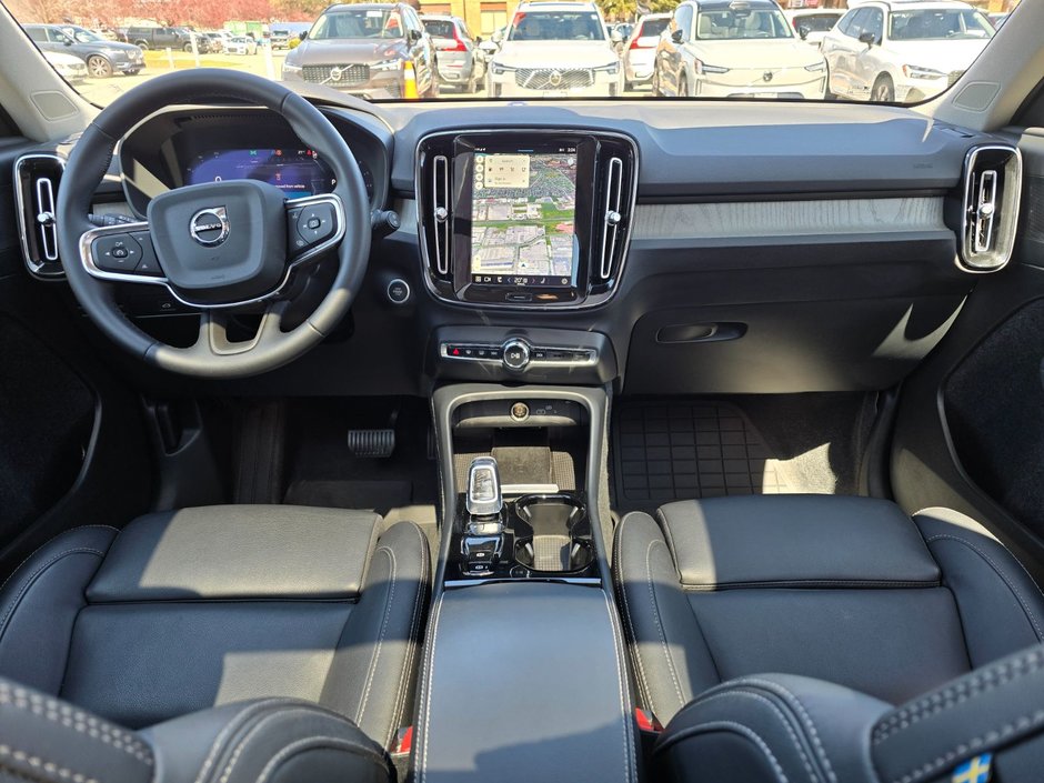 2024 Volvo XC40 PLUS DARK THEME-4