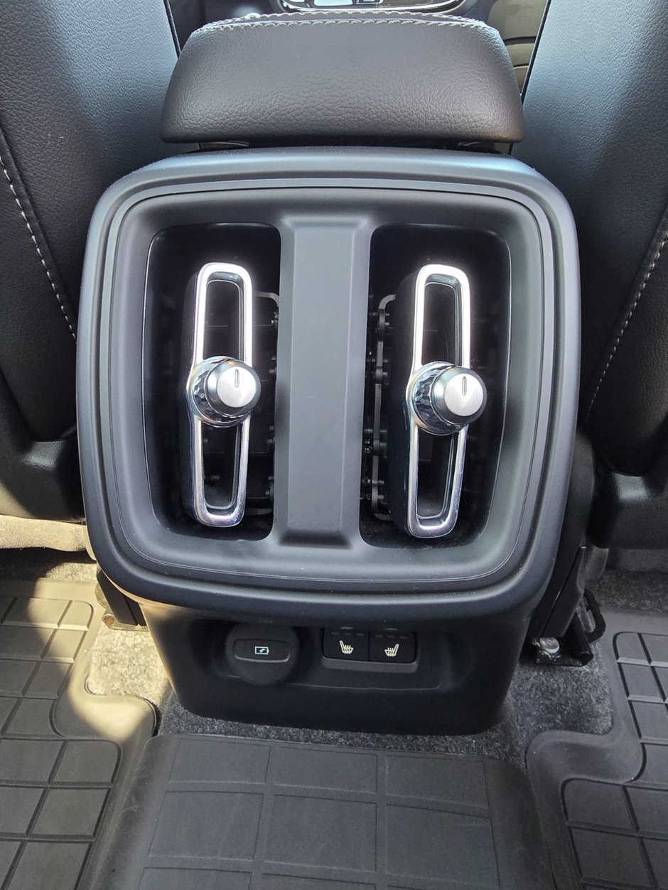 2024 Volvo XC40 PLUS BRIGHT THEME-20