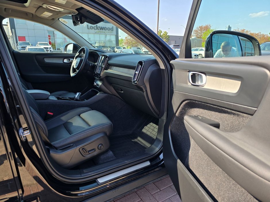 2024 Volvo XC40 PLUS BRIGHT THEME-22
