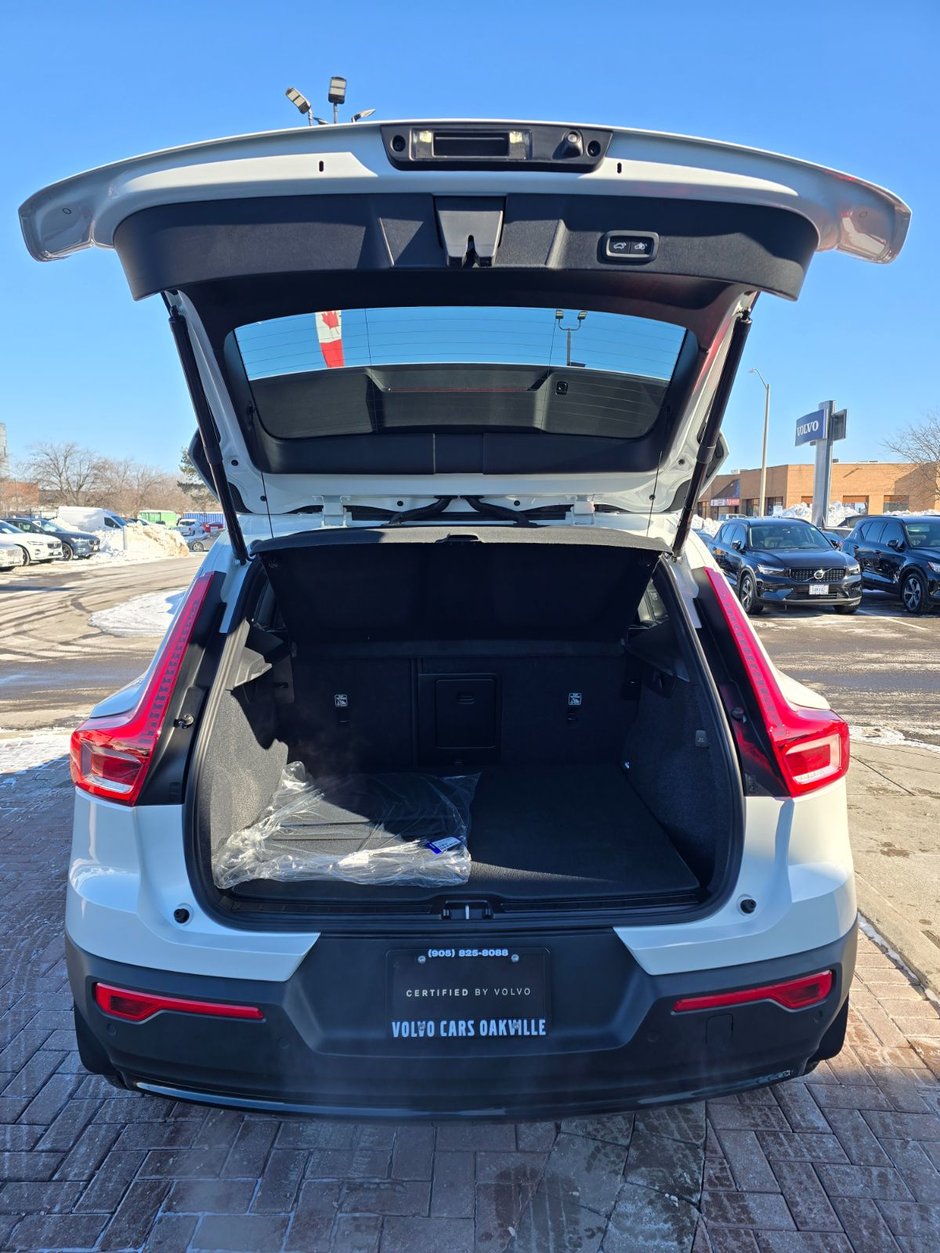 2024 Volvo XC40 ULTIMATE DARK THEME-15