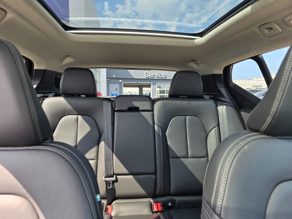 2024 Volvo XC40 ULTIMATE DARK THEME-8
