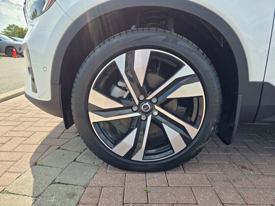 2024 Volvo XC40 ULTIMATE DARK THEME-7